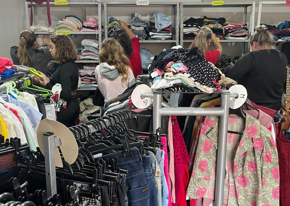 São feitos dois bazares presenciais durante o mês de novembro. (Foto: Divulgação)