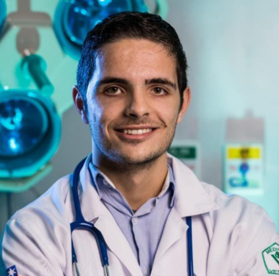Médico veterinário está fazendo pós-graduação em Florianópolis (Foto: Arquivo Pessoal/Divulgação)