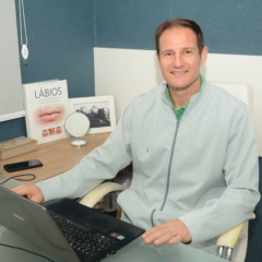 Dentista há mais de 20 anos, André Weizenmann destaca as mudanças na área da odontologia (Foto: Alvaro Pegoraro)