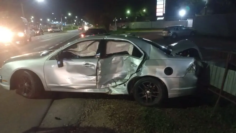 Cinco pessoas ficam feridas em acidente entre carro e van em Venâncio 