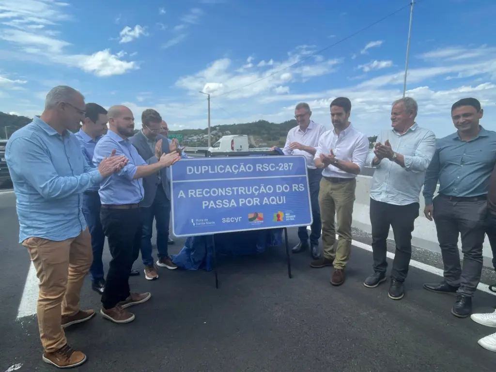 Ato marcou a inauguração do primeiro trecho duplicado (Foto: Leonardo Pereira)