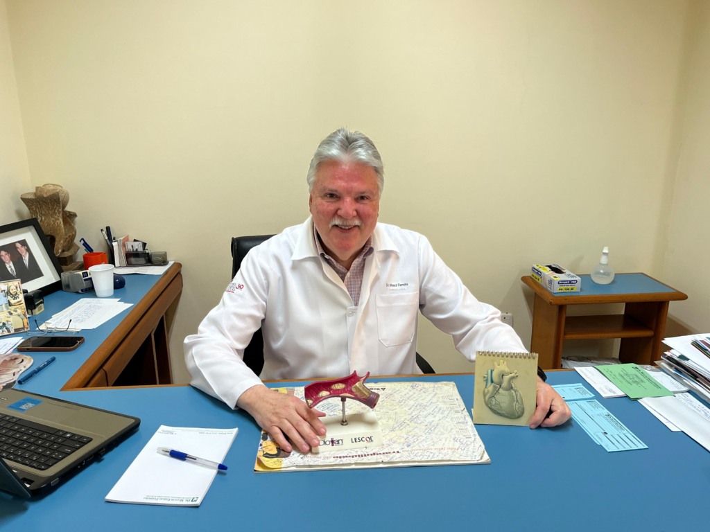 Médico há quase 51 anos, Moacir Emílio Ferreira reforça a importância da prevenção (Foto: Júnior Posselt/Folha do Mate) Médico há quase 51 anos, Moacir Emílio Ferreira reforça a importância da prevenção (Foto: Júnior Posselt/Folha do Mate)