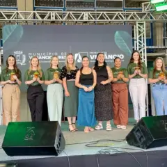Candidatas à Fenachim 40 anos com a corte da 17ª edição (Foto: Júnior Posselt/Folha do Mate)