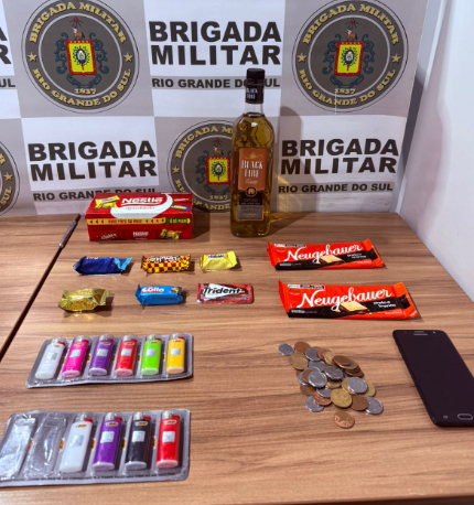 Mercadorias roubadas foram recuperadas (Foto: Brigada Militar/Divulgação)