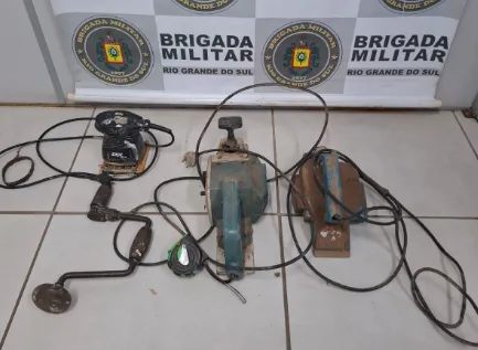 Alguns objetos furtados foram recuperados pela Brigada Militar (Foto: Brigada Militar/Divulgação)