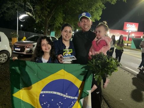 Geovane Griesang com a esposa Taciane e as filhas Gabriela e Rafaela (Foto: Débora Kist/Folha do Mate)