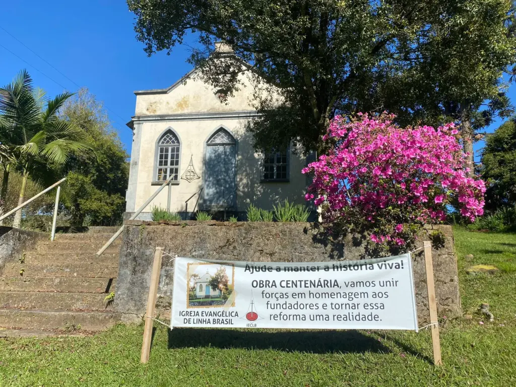 Igreja foi construída em 1914 e, desde 1964, pertence à comunidade evangélica (Foto: Júlia Brandenburg)