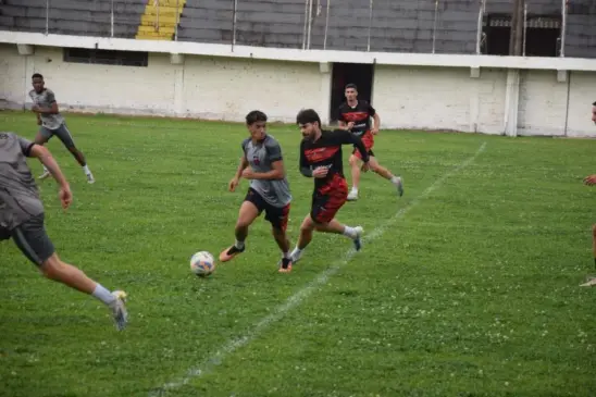 Guarani tem projetado um jogo-treino e tenta a confirmação de dois amistosos antes da estreia no dia 28. (Foto: Roni Müller)