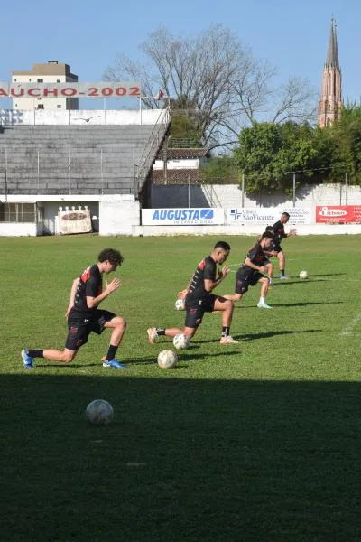 Dentro de uma semana o Guarani disputará seu primeiro jogo-treino. (Foto: Roni Müller)