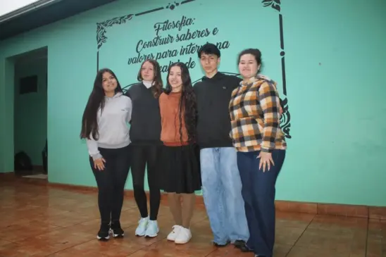 Estudantes se preparam para bem representar a escola fora dos limites do município