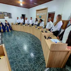 Trajes das soberanas foram apresentados na quarta-feira, antes da sessão legislativa