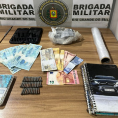 Munições e outros objetos foram apreendidas no apartamento de um dos presos (Foto: Brigada Militar/Divulgação)