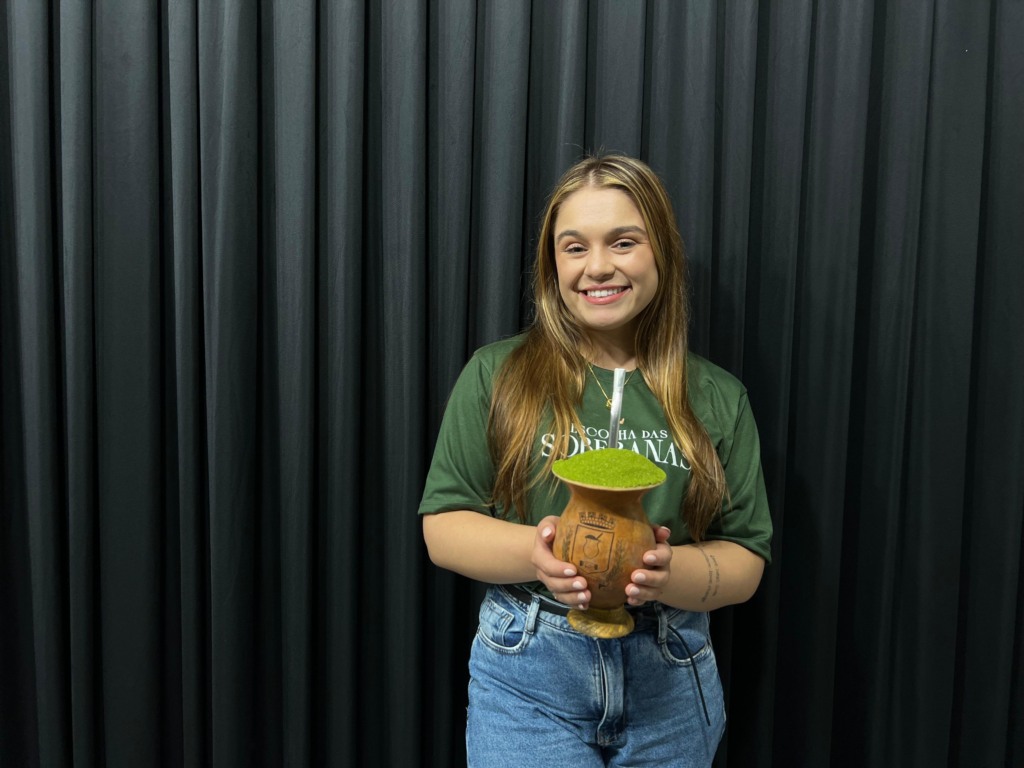 Stéfani é moradora do bairro Santa Tecla (Foto: Luana Weschenfelder/ Folha do Mate)