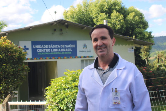 Técnico em enfermagem Clenio Strassburger atua na UBS de Centro Linha Brasil há mais de duas décadas (Fotos: Júnior Posselt/Folha do Mate)