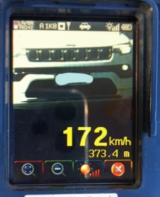 Radar móvel flagrou o Jeep Compass a 172 km/h (Foto: PRE/Divulgação)