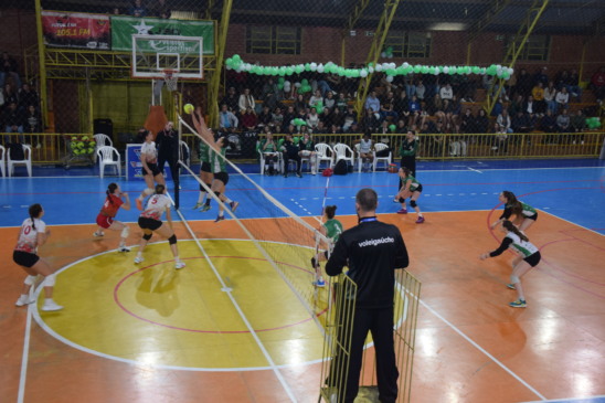 Confronto no ginásio da Coopeva, que começa às 15h, vale uma das vagas na decisão do Estadual de 2025 (Foto: Roni Müller)