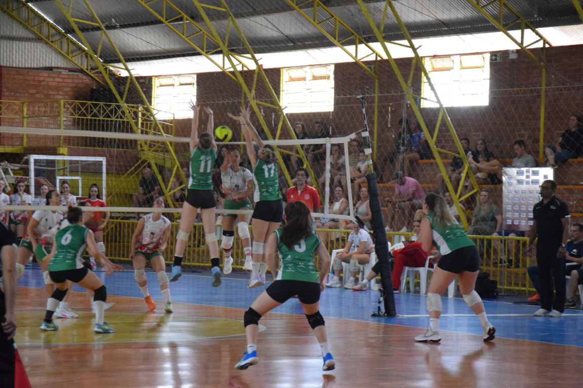 A decisão entre AVV e Be8/UPF, de Passo Fundo, começa às 16h. (Foto: Roni Müller) A decisão entre AVV e Be8/UPF, de Passo Fundo, começa às 16h. (Foto: Roni Müller)