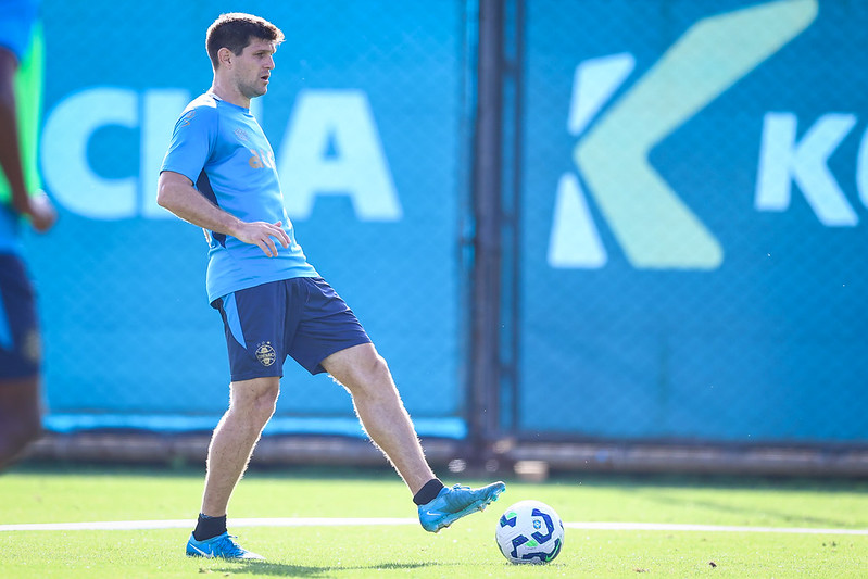 Kannemann deve iniciar a partida. Foto: Lucas Uebel / GFBPA