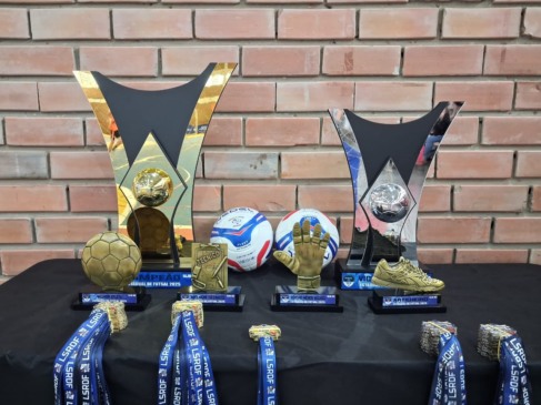 Premiação da Liga Sul Riograndense de Futsal para a categoria Sub-8 (Foto: Fábio Costa/Divulgação)