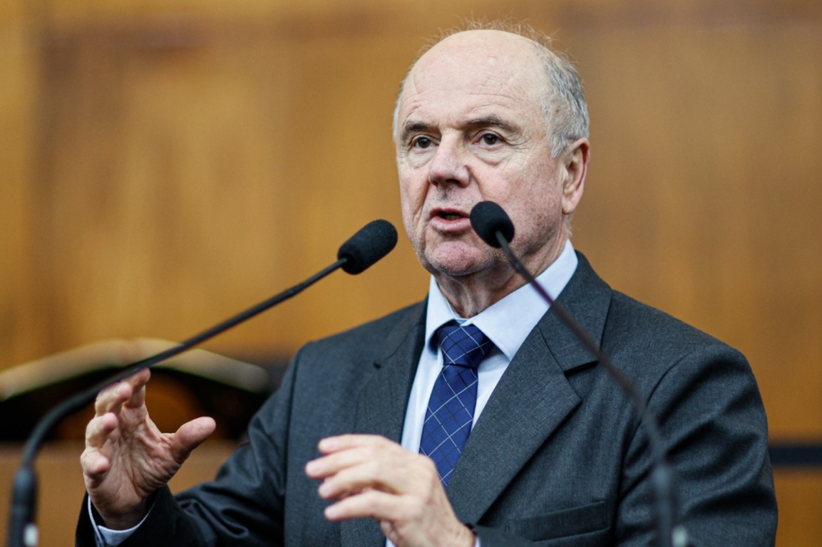 AIRTON ARTUS AIRTON ARTUS