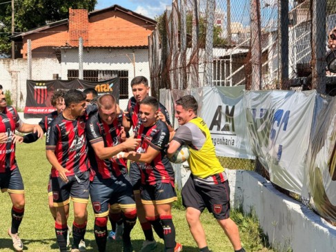 Um dos gols da partida foi marcado por Dieter (Foto: Daniel Heck/Terra FM)