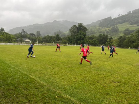 Equipe visitante superou os donos da casa na tarde deste domingo, 16 (Foto: Juan Grings)
