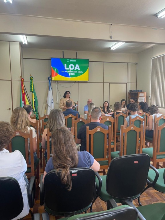 Lei Orçamentária Anual foi apresentada na Sala de Reuniões da Prefeitura
(Foto: Leonardo Pereira/Folha do Mate)