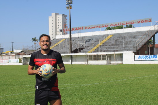 Atleta tem se notabilizado pelo faro de gol
(Foto: Leonardo Pereira/Folha do Mate)