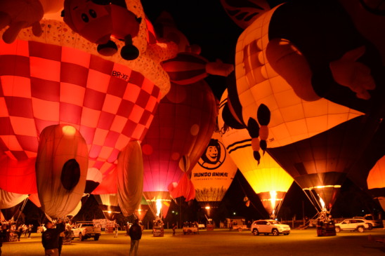 Night Glow consiste em show de luzes e música com balões (Foto: Alvaro Pegoraro/Arquivo)