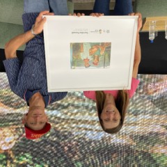 Assim como demais participantes, família Posselt foi presenteada com um quadro como forma de marcar participação no projeto (Fotos: Alan Faleiro)