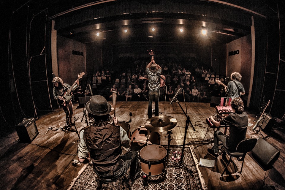 Os selecionados formarão circuitos culturais com apresentações gratuitas em espaços públicos das cidades participantes (Foto: Divulgação/Sesc RS) Os selecionados formarão circuitos culturais com apresentações gratuitas em espaços públicos das cidades participantes (Foto: Divulgação/Sesc RS)