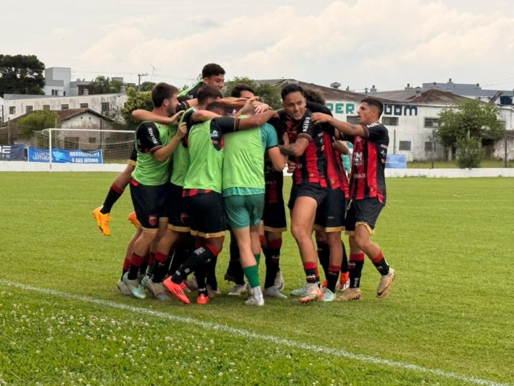 Nathan fez o gol da vitória (Foto: Daniel Heck/Terra FM)