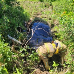 Mulher ficou presa nas ferragens (Foto: Felipe Rosa/Terra FM)