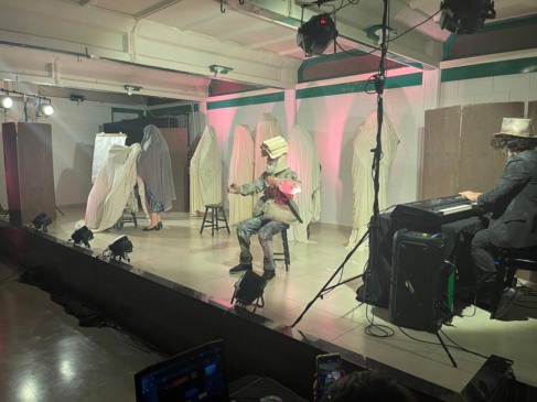 Teatro do Tio Tony se apresentou na noite de segunda (Foto: Leonardo Pereira/Folha do Mate)