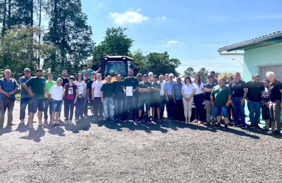 Veículos foram entregue na manhã desta sexta-feira (Foto: Divulgação/Prefeitura)