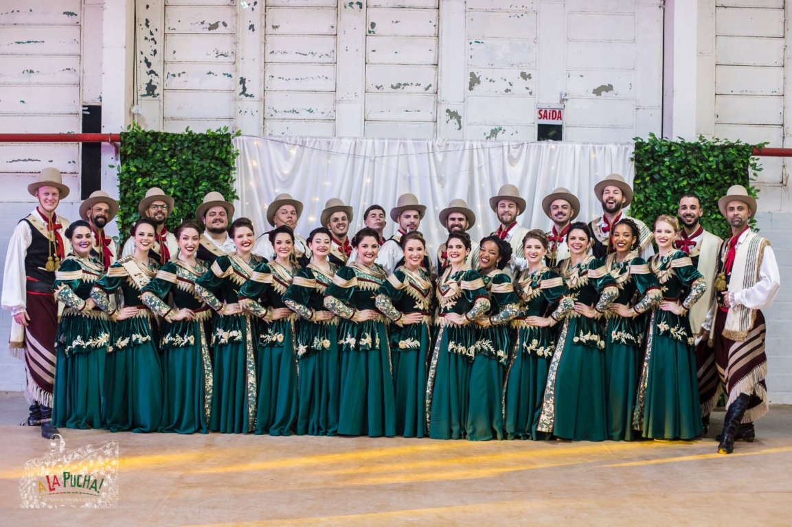 DTG Piazito da Tradição dança pela força B no sábado (Foto: A La Pucha - Retratos da Gauchada/ Divulgação) DTG Piazito da Tradição dança pela força B no sábado (Foto: A La Pucha - Retratos da Gauchada/ Divulgação)