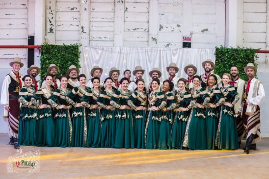 DTG Piazito da Tradição dança pela força B no sábado (Foto: A La Pucha - Retratos da Gauchada/ Divulgação)
