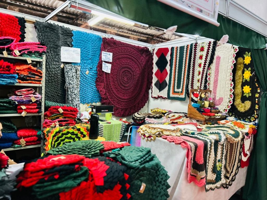 Artesanato estava no ginásio de exposições do parque (Foto: Divulgação) Artesanato estava no ginásio de exposições do parque (Foto: Divulgação)