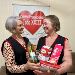 Voluntárias Marisa Specht Thiesen e Ivone Dullius Schaefer (Foto: Júnior Posselt/Folha do Mate)