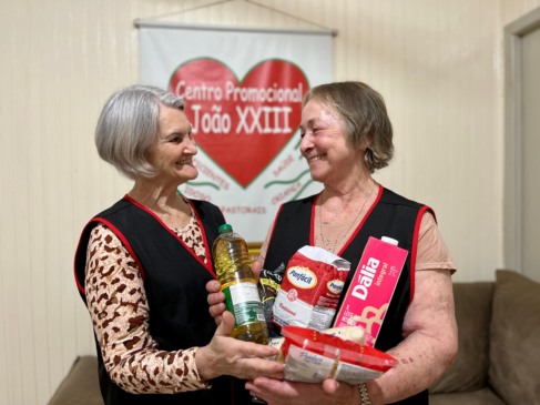 Voluntárias Marisa Specht Thiesen e Ivone Dullius Schaefer (Foto: Júnior Posselt/Folha do Mate)