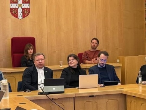 Em outubro, Alessandra participou de mesa-redonda sobre mudanças climáticas na Inglaterra