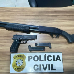 Espingarda e pistolas estão registradas em nome do denunciado por violência doméstica (Foto: Alvaro Pegopraro)