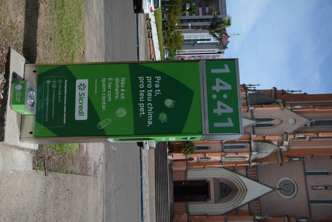 Bebedouro foi instalado em frente a Igreja Matriz (Foto: Alvaro Pegoraro/Folha do Mate)