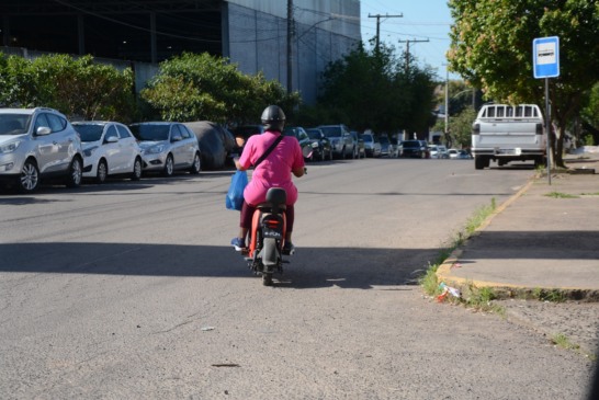 Quem for flagrado circulando com um ciclomotor de forma irregular estará sujeito a penalidades a partir do ano que vem (Foto: Alvaro Pegoraro/Folha do Mate)