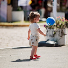 Público infantil conta com uma série de diversões ao longo da programação do Festival de Balonismo (Foto: Agência Traço D)