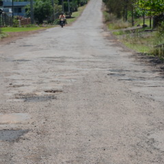 Usuários da VRS-816 não veem a hora de a pista passar por intervenção profunda (Foto: Alvaro Pegoraro/Folha do Mate)
