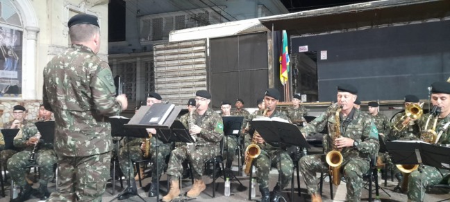 Banda do 7º BIB foi atração na solenidade de abertura da exposição