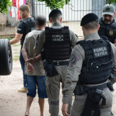 Sete pessoas foram presas e quatro delas acabaram autuadas em flagrante (Foto: Alvaro Pegoraro)