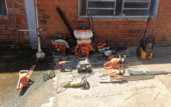 Diversas máquinas foram apreendidas em Linha Coronel Brito (Foto: Polícia Civil/Divulgação)