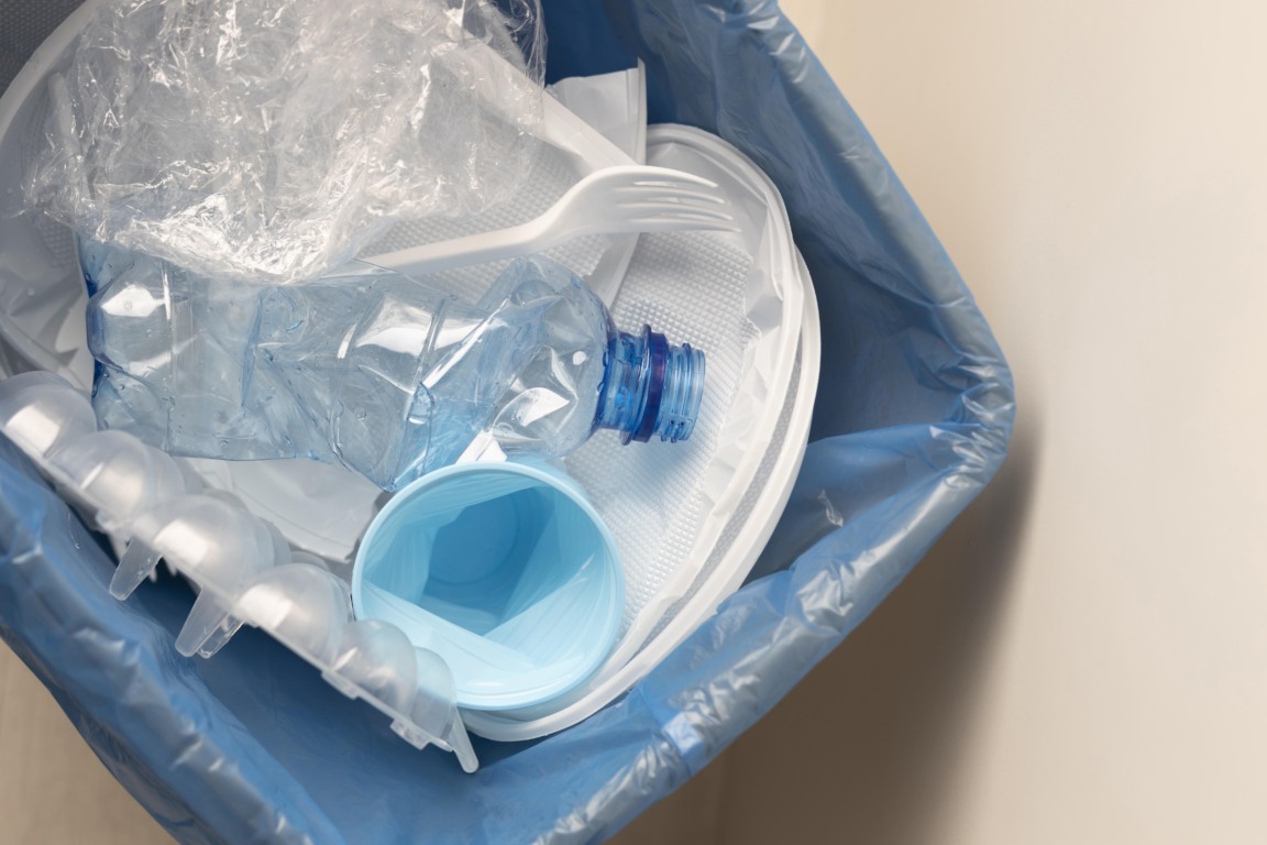 É a primeira vez que o país estabelece metas nacionais obrigatórias de logística reversa para o plástico (Foto: Reprodução/Freepik) É a primeira vez que o país estabelece metas nacionais obrigatórias de logística reversa para o plástico (Foto: Reprodução/Freepik)